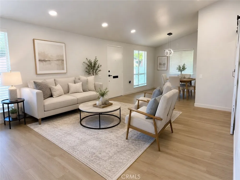 19110 Avenue Of The Oaks #D Newhall, CA 91321