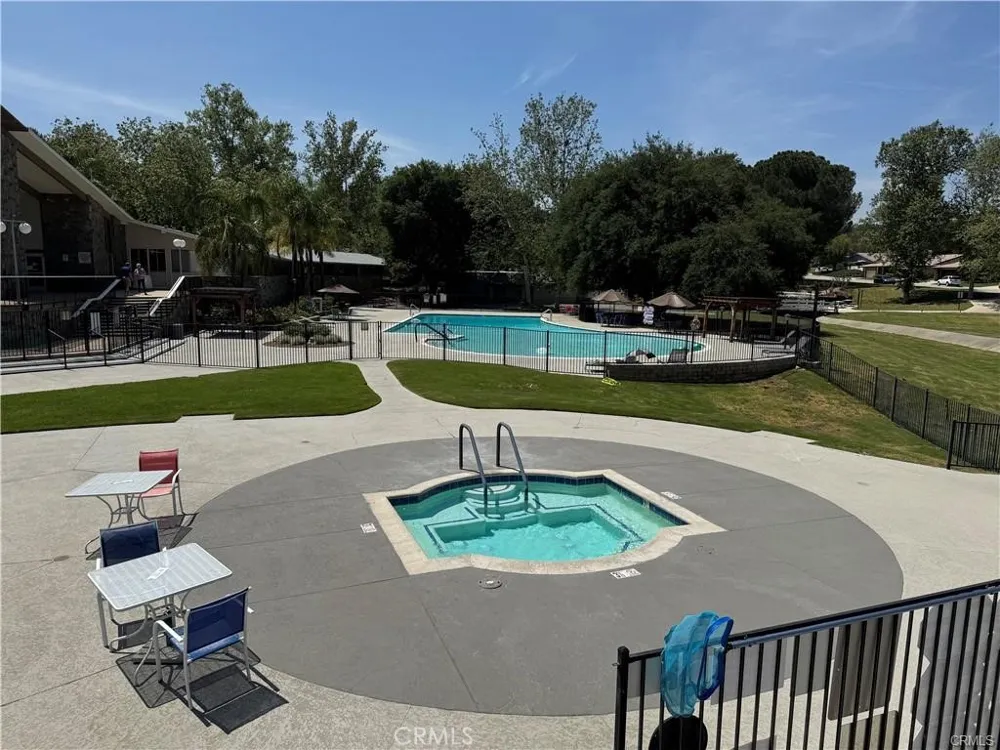 19110 Avenue Of The Oaks #D Newhall, CA 91321