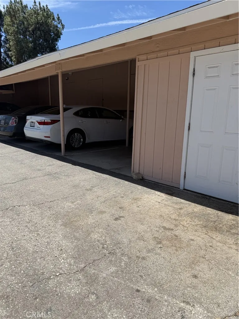 19110 Avenue Of The Oaks #D Newhall, CA 91321