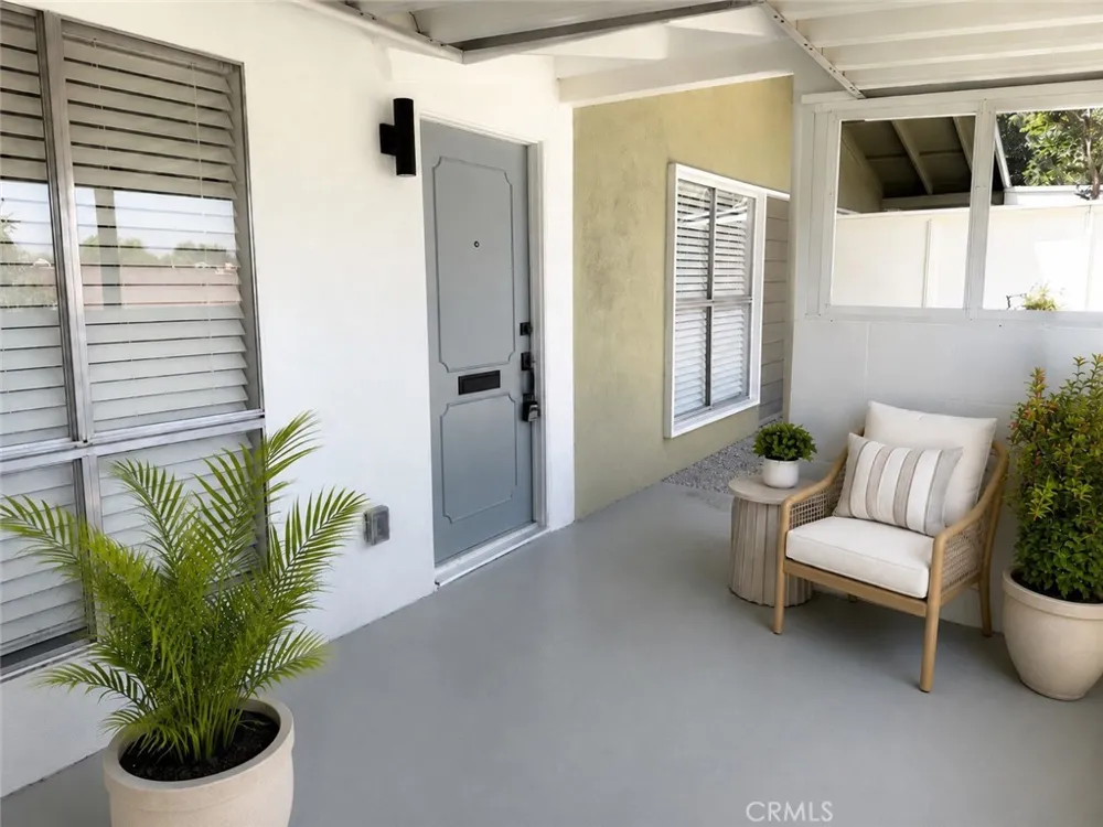 19110 Avenue Of The Oaks #D Newhall, CA 91321