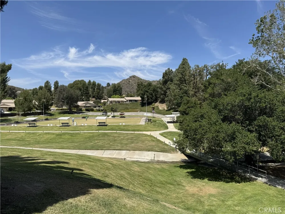 19110 Avenue Of The Oaks #D Newhall, CA 91321