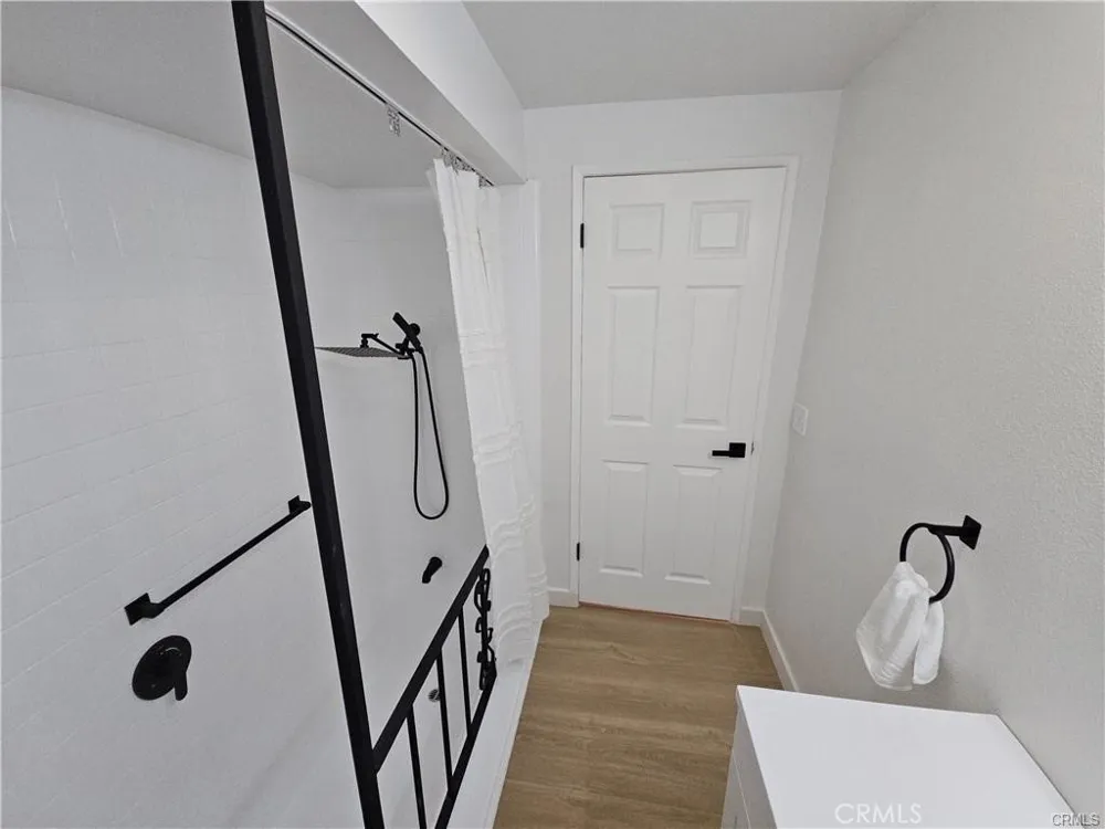 19110 Avenue Of The Oaks #D Newhall, CA 91321