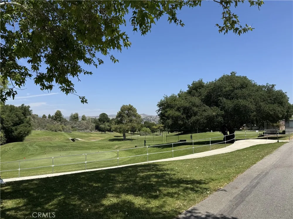 19110 Avenue Of The Oaks #D Newhall, CA 91321