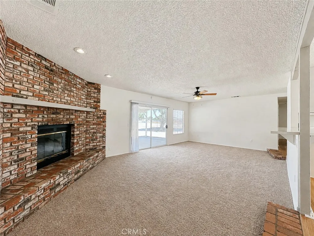 9647 E Avenue S4 Littlerock, CA 93543