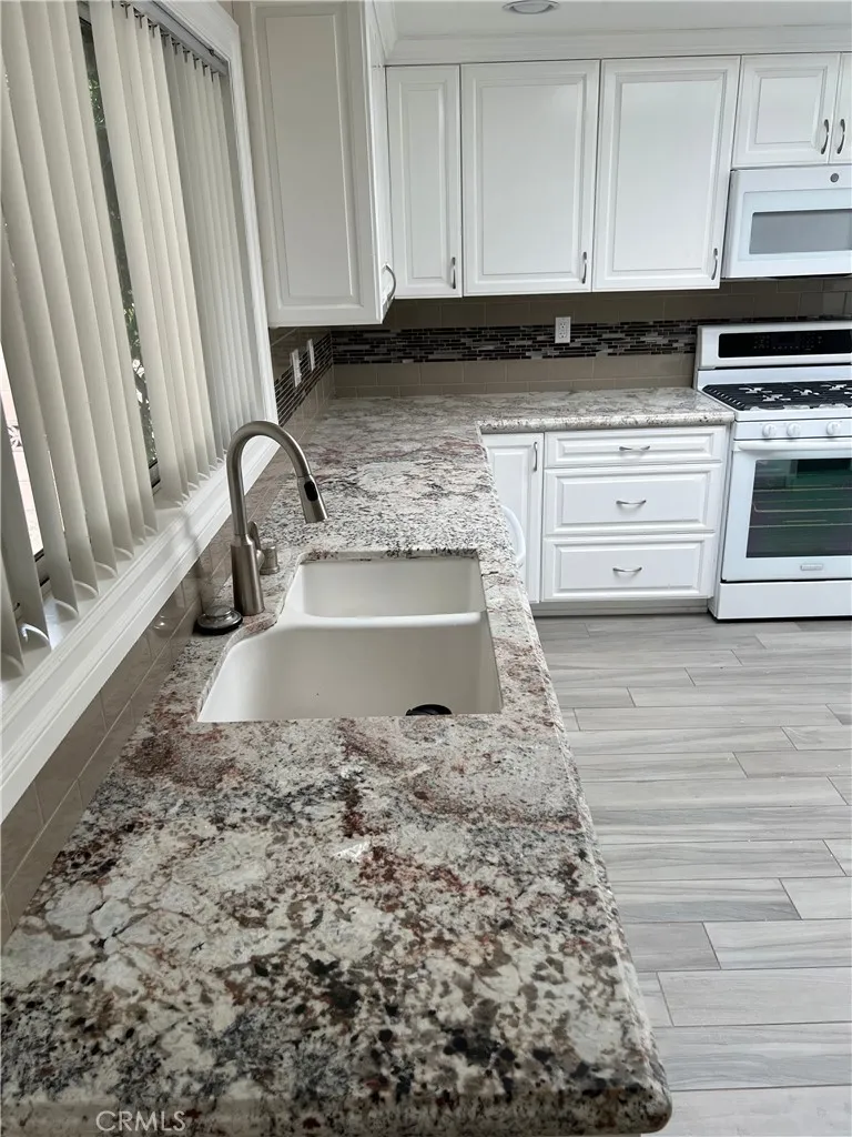 8142 Quakertown Winnetka, CA 91306