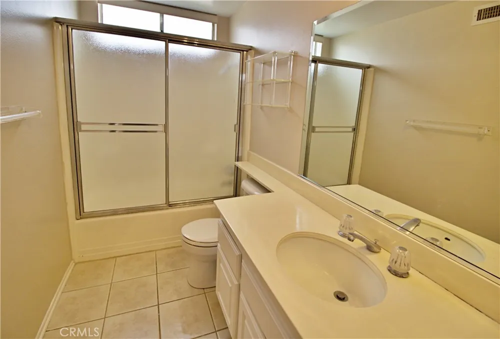 8142 Quakertown Winnetka, CA 91306