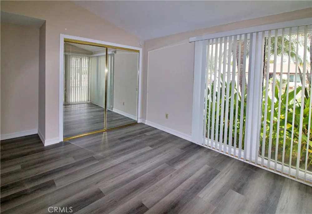 8142 Quakertown Winnetka, CA 91306