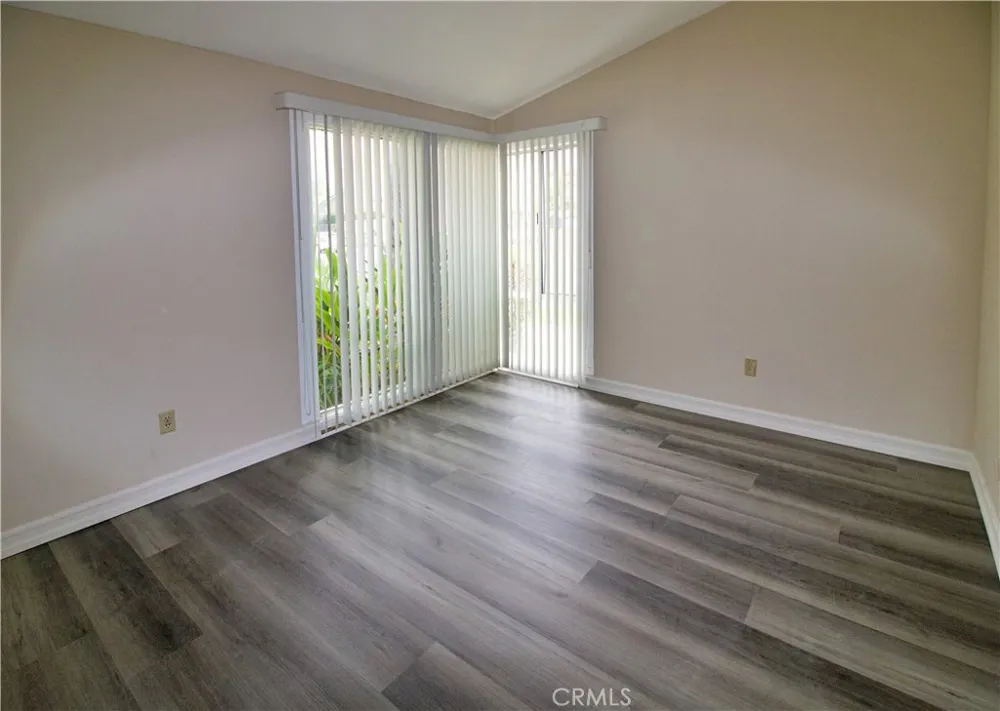 8142 Quakertown Winnetka, CA 91306