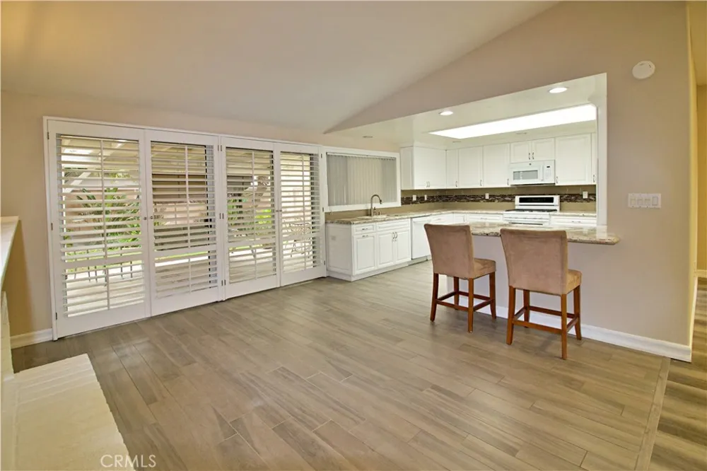 8142 Quakertown Winnetka, CA 91306
