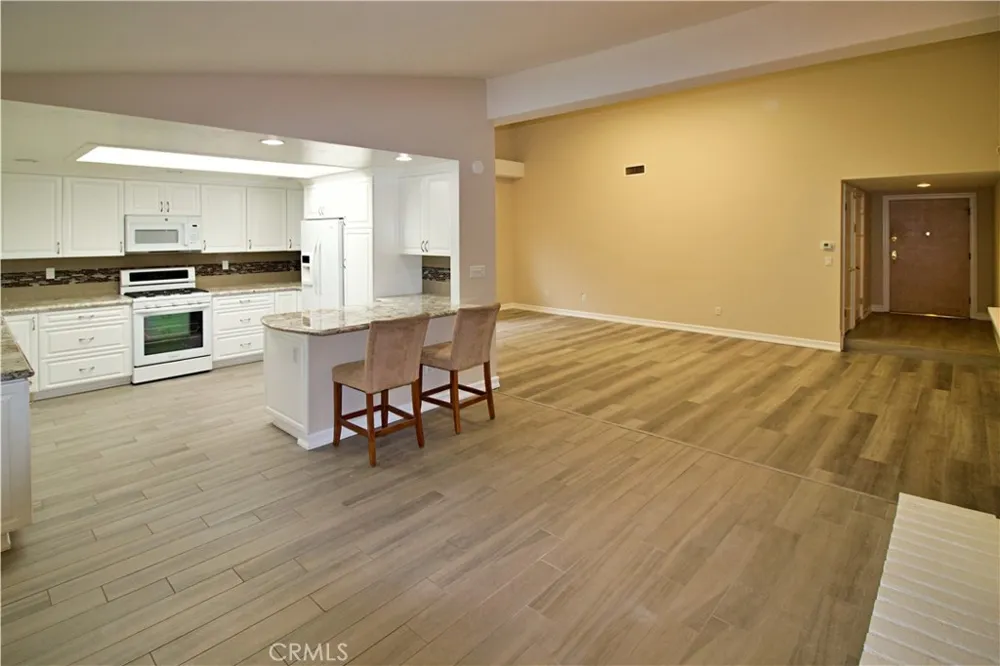 8142 Quakertown Winnetka, CA 91306