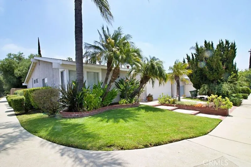 8142 Quakertown Winnetka, CA 91306