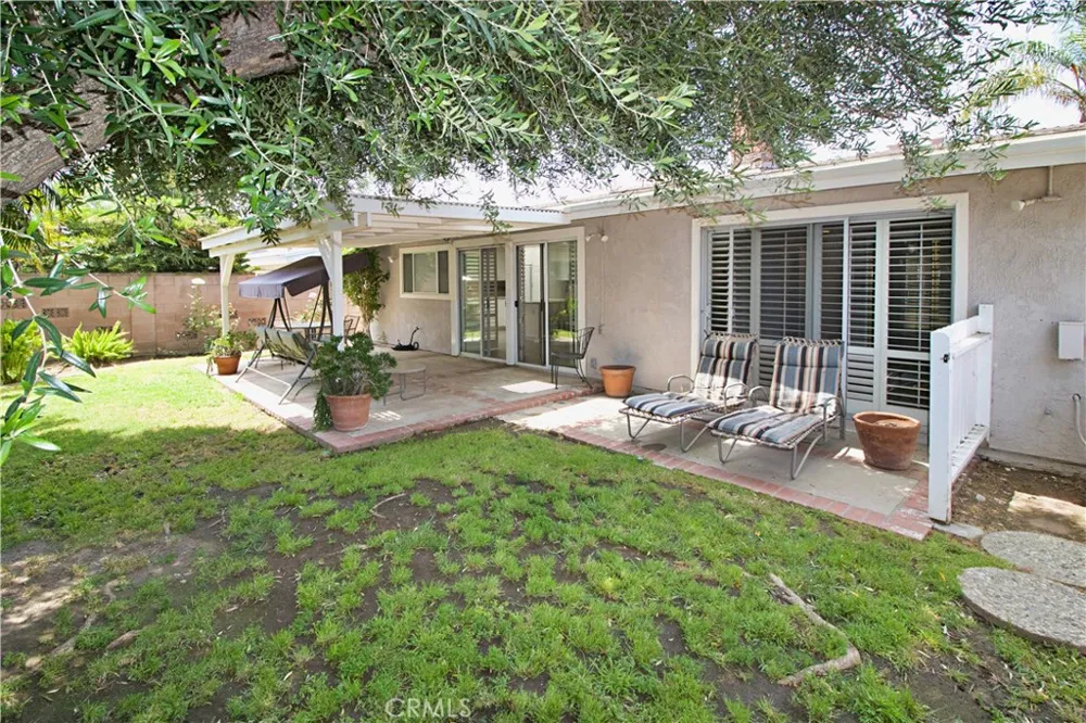 8142 Quakertown Winnetka, CA 91306