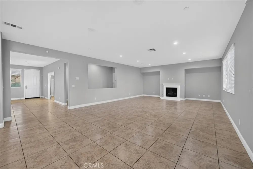 34946 Manu Winchester, CA 92596