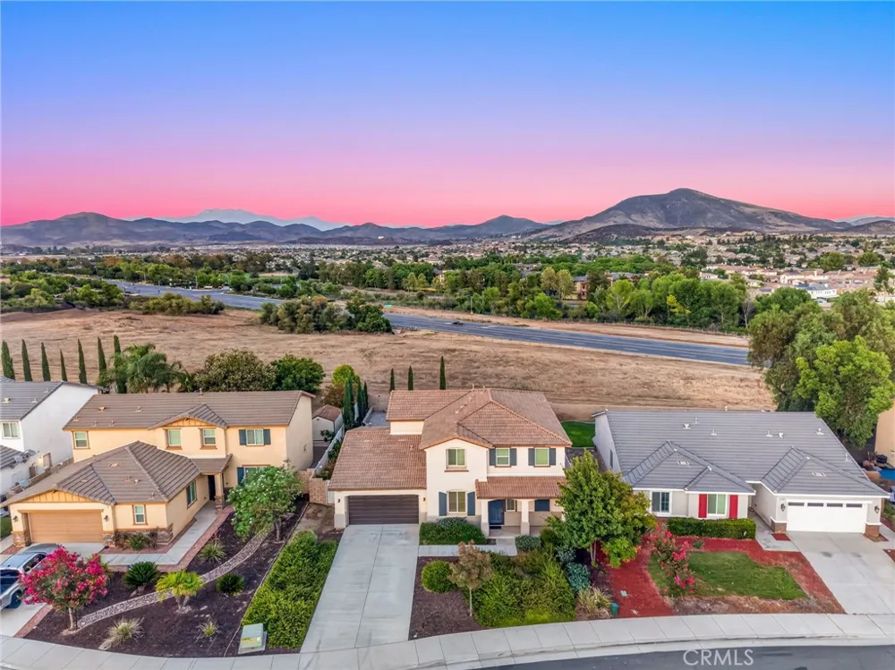34946 Manu Winchester, CA 92596