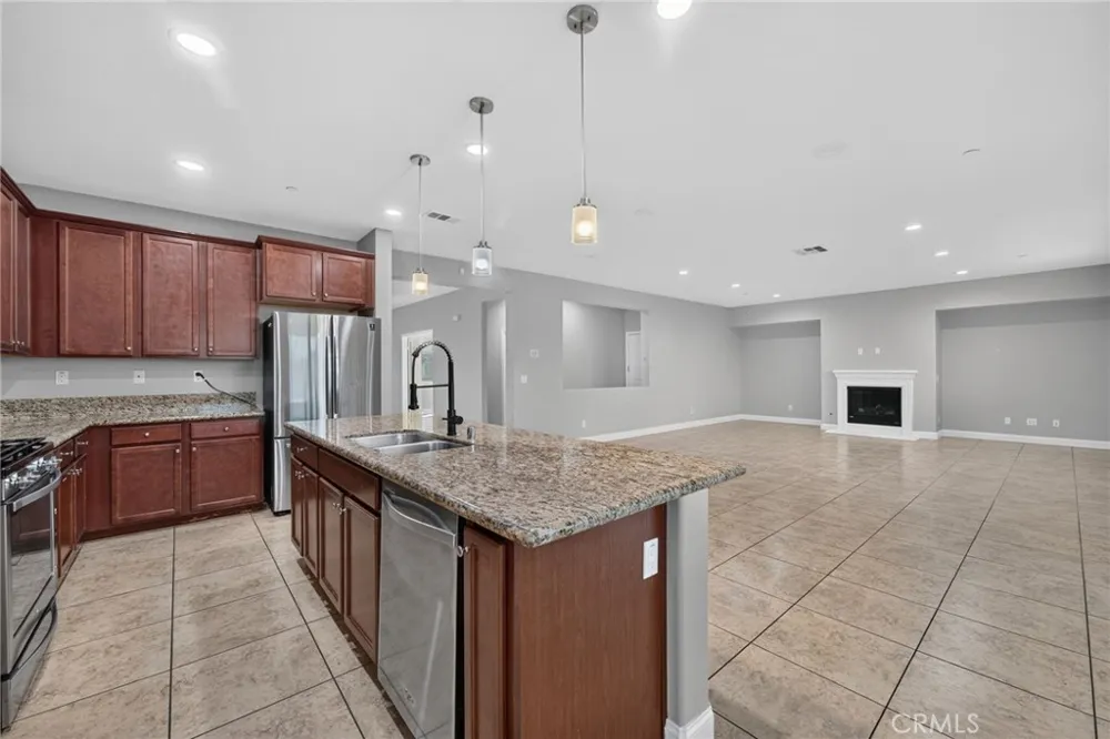 34946 Manu Winchester, CA 92596