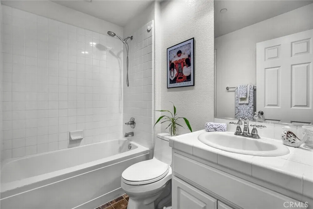 154 Via Katrina Newbury Park, CA 91320