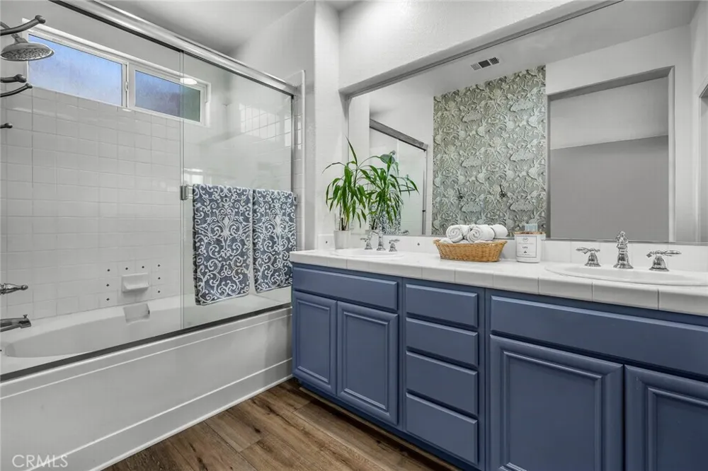 154 Via Katrina Newbury Park, CA 91320