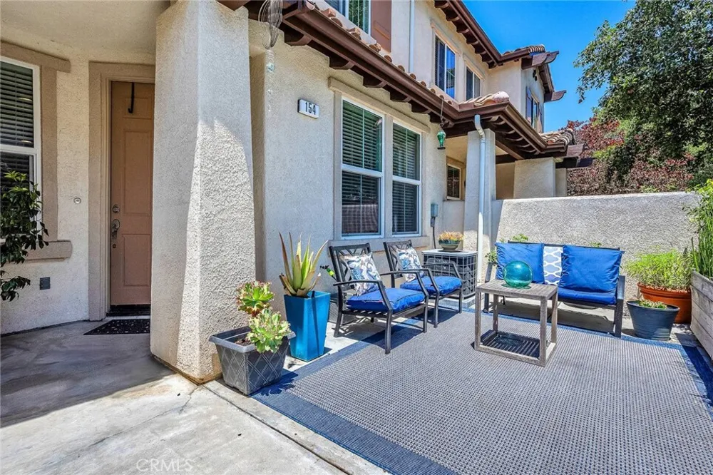 154 Via Katrina Newbury Park, CA 91320