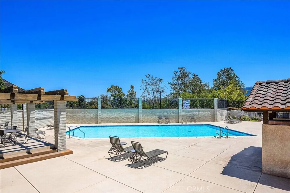 154 Via Katrina Newbury Park, CA 91320
