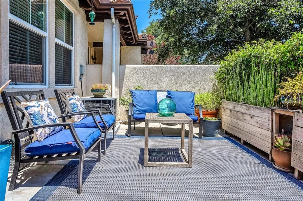 154 Via Katrina Newbury Park, CA 91320