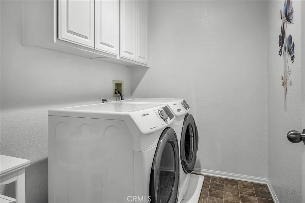 154 Via Katrina Newbury Park, CA 91320