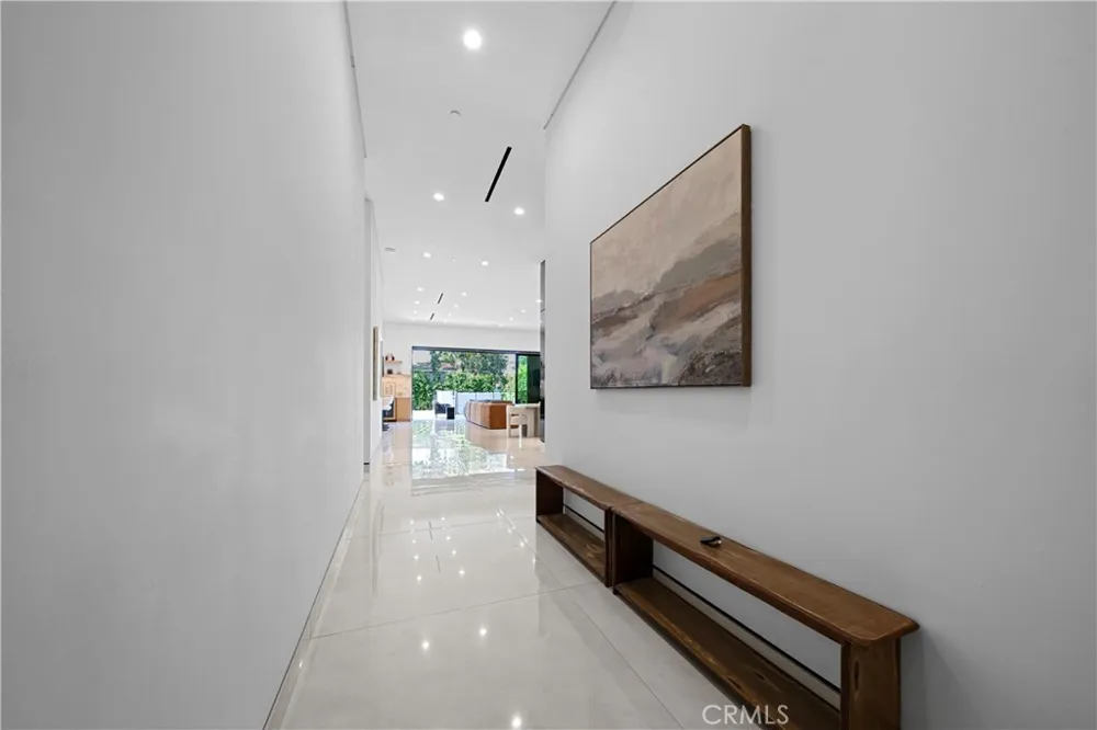 12507 Miranda Valley Village, CA 91607