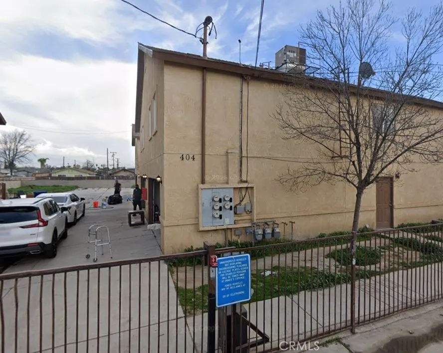 404 S Williams Bakersfield, CA 93307