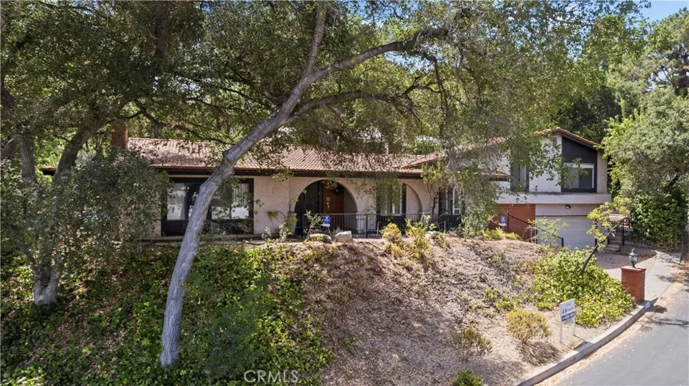 4444 Rochelle Place Encino, CA 91316