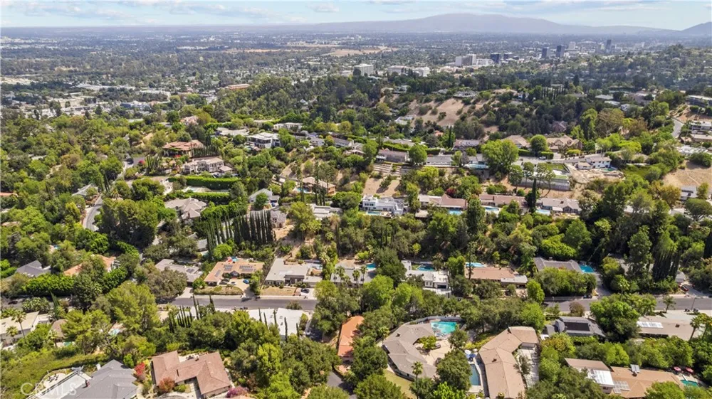4444 Rochelle Place Encino, CA 91316