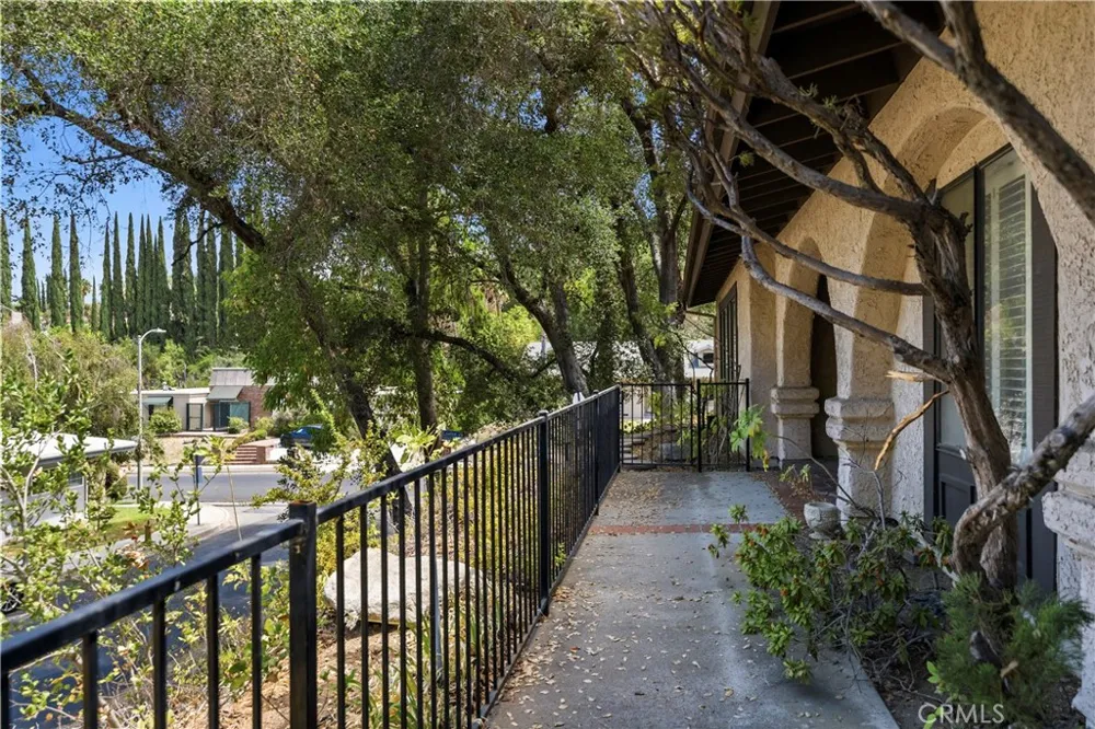 4444 Rochelle Place Encino, CA 91316