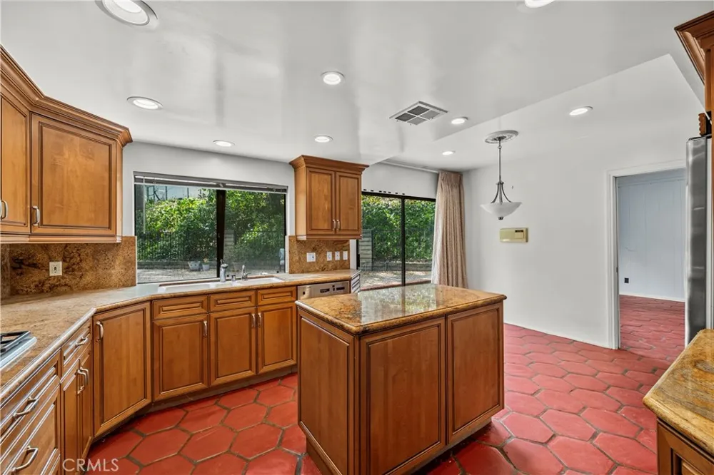 4444 Rochelle Place Encino, CA 91316