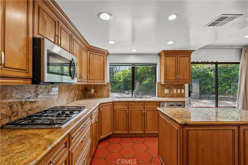 4444 Rochelle Place Encino, CA 91316