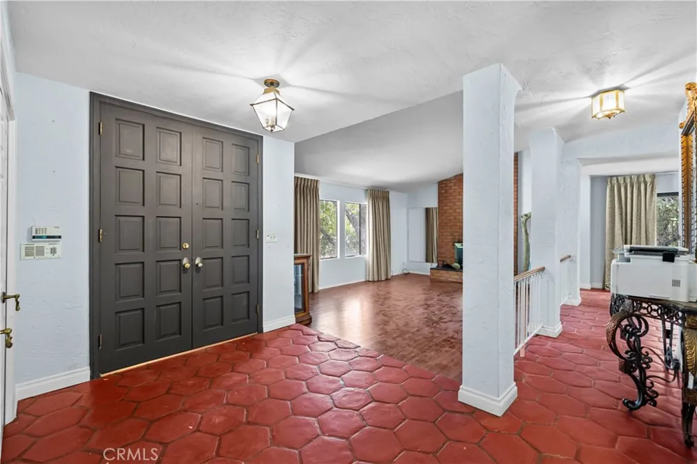 4444 Rochelle Place Encino, CA 91316