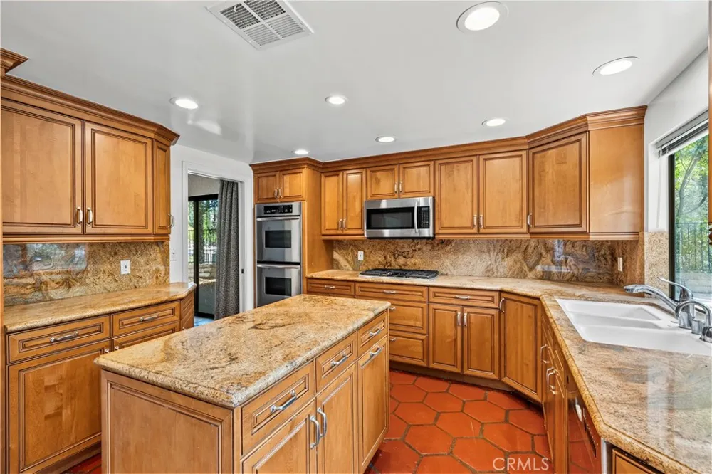 4444 Rochelle Place Encino, CA 91316