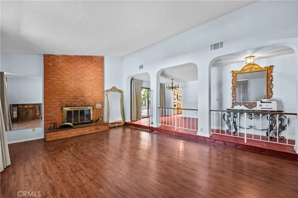 4444 Rochelle Place Encino, CA 91316