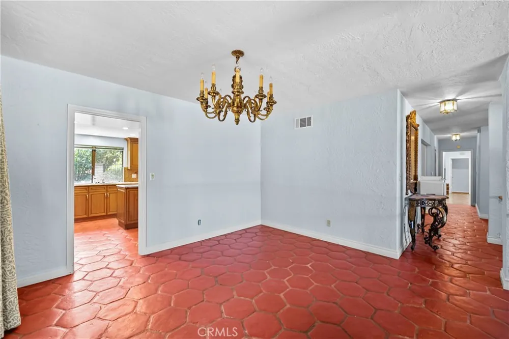 4444 Rochelle Place Encino, CA 91316
