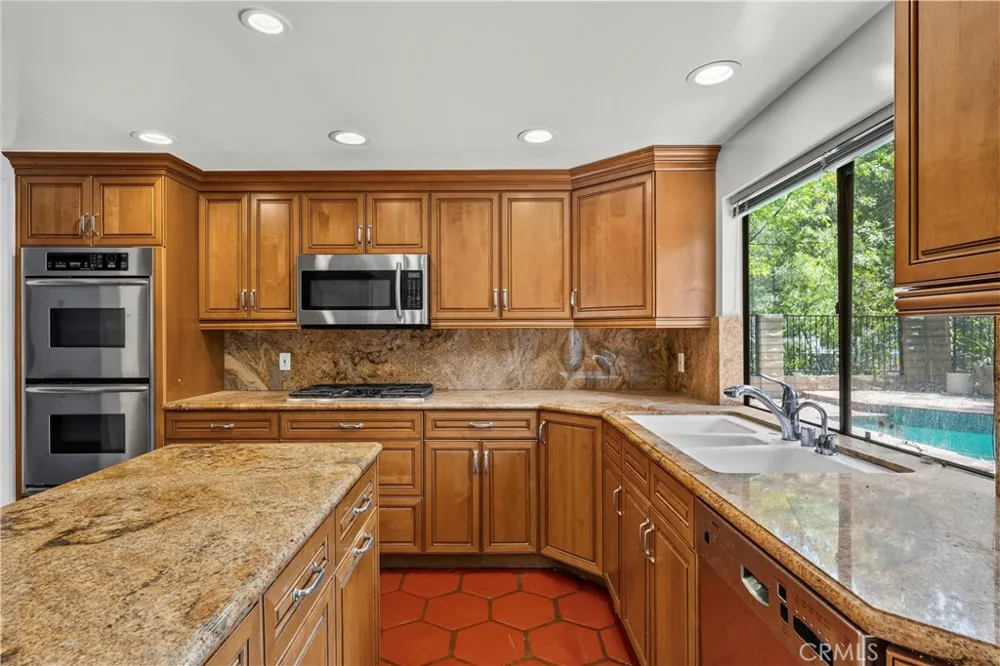4444 Rochelle Place Encino, CA 91316