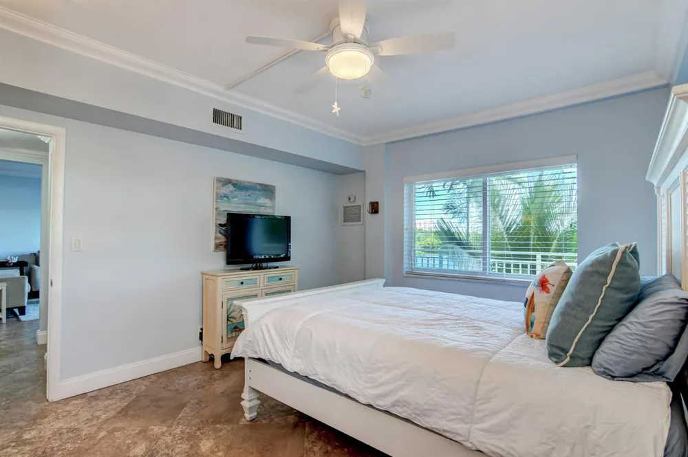 6520 Ocean Boulevard Ocean Ridge, FL 33435