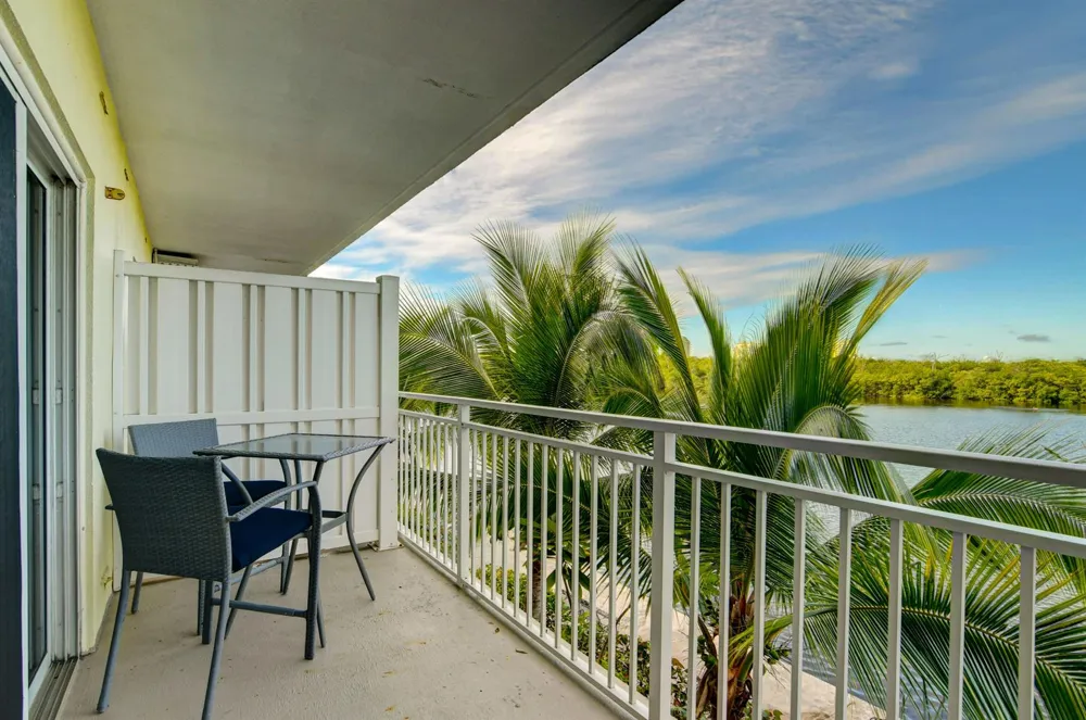 6520 Ocean Boulevard Ocean Ridge, FL 33435