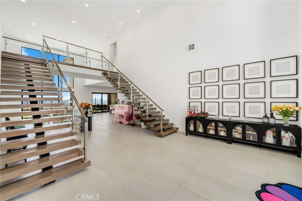 20244 W Albion Way Porter Ranch, CA 91326