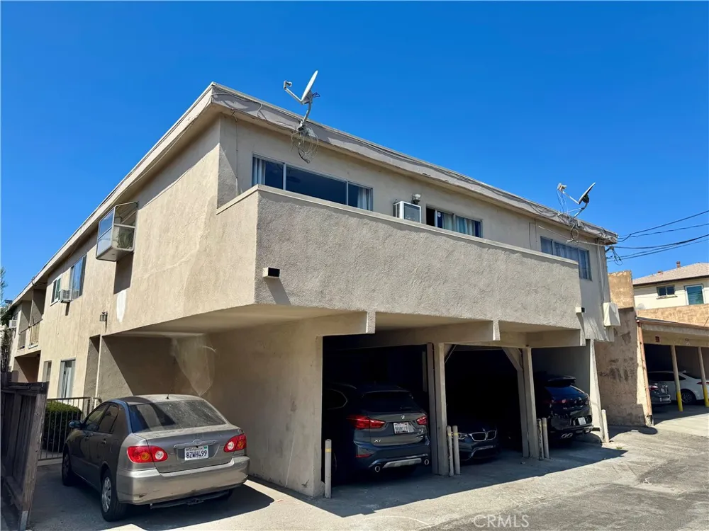 1331 Berkeley Street #3 Santa Monica, CA 90404