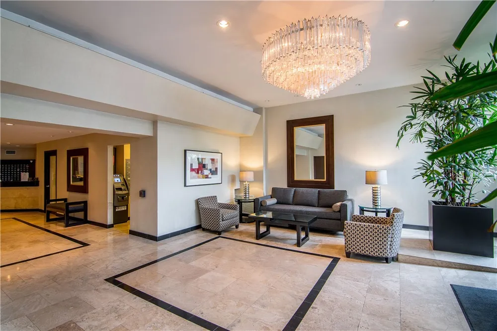 1155 La Cienega Boulevard #711 West Hollywood, CA 90069