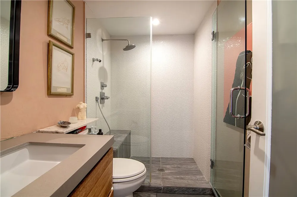 1155 La Cienega Boulevard #711 West Hollywood, CA 90069