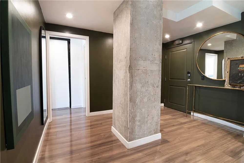 1155 La Cienega Boulevard #711 West Hollywood, CA 90069