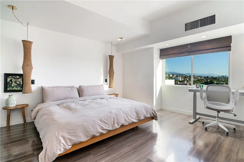1155 La Cienega Boulevard #711 West Hollywood, CA 90069