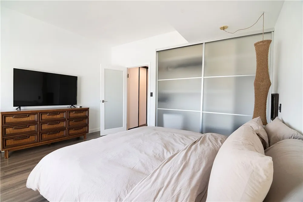 1155 La Cienega Boulevard #711 West Hollywood, CA 90069