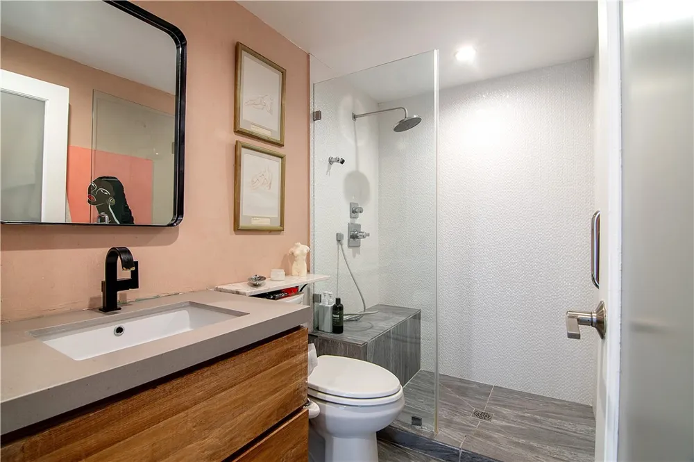 1155 La Cienega Boulevard #711 West Hollywood, CA 90069