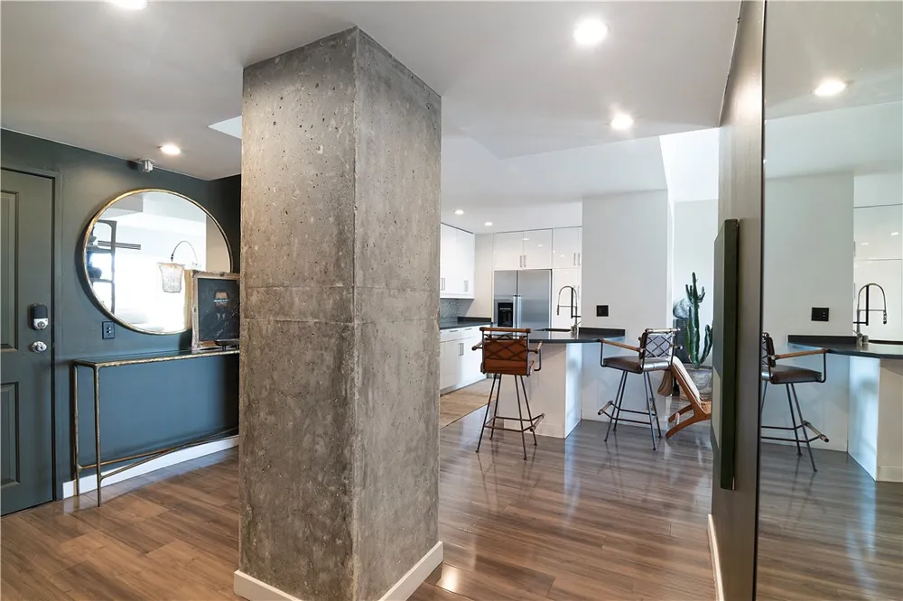 1155 La Cienega Boulevard #711 West Hollywood, CA 90069