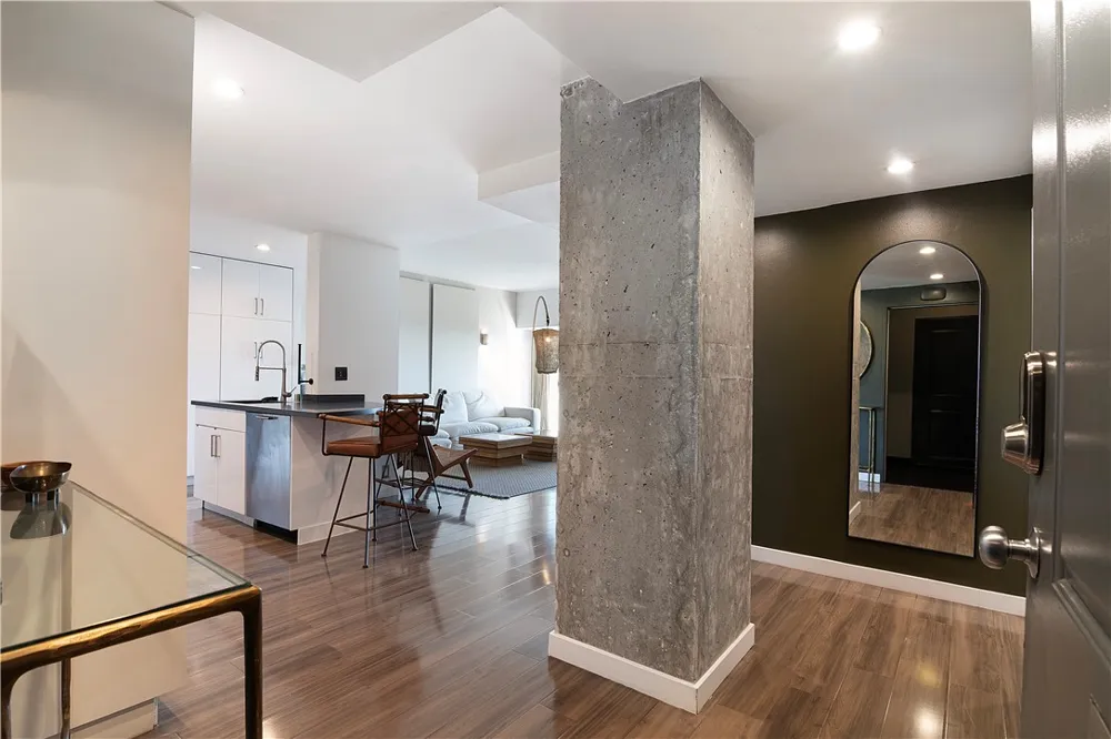 1155 La Cienega Boulevard #711 West Hollywood, CA 90069