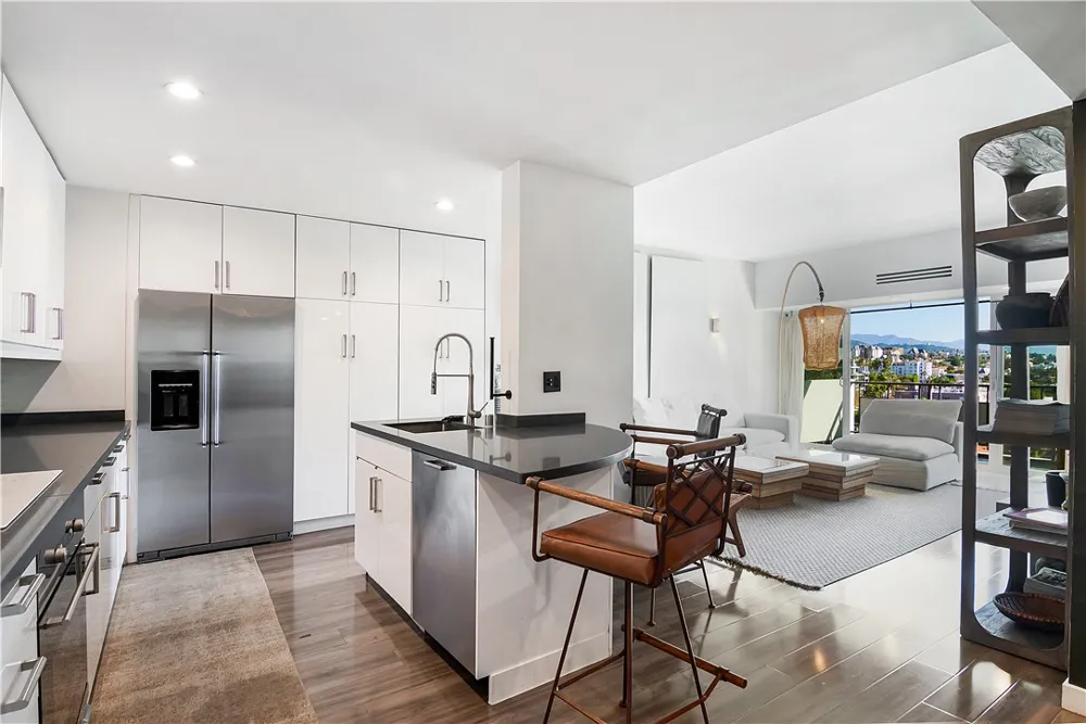 1155 La Cienega Boulevard #711 West Hollywood, CA 90069